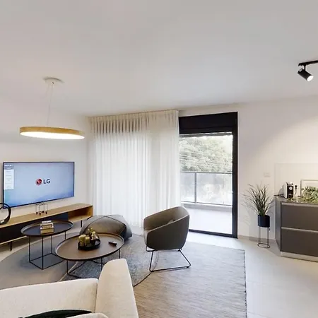 Luxury 3&4 Bedroom New Apartments - Close To The Beach & Bahai Gardens Haifa Exterior photo