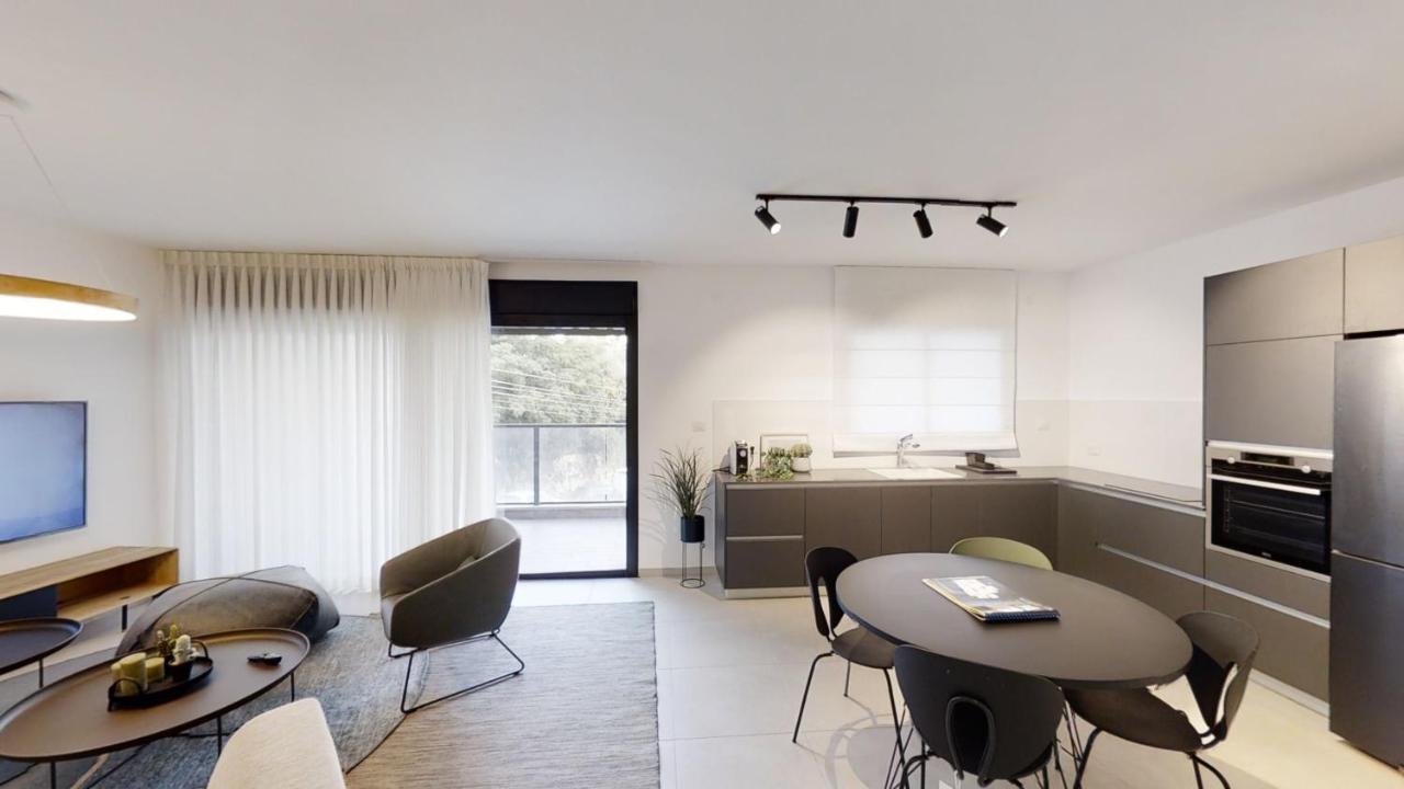 Apartment Luxury 3&4 Bedroom New - Close To The & Bahai Gardens