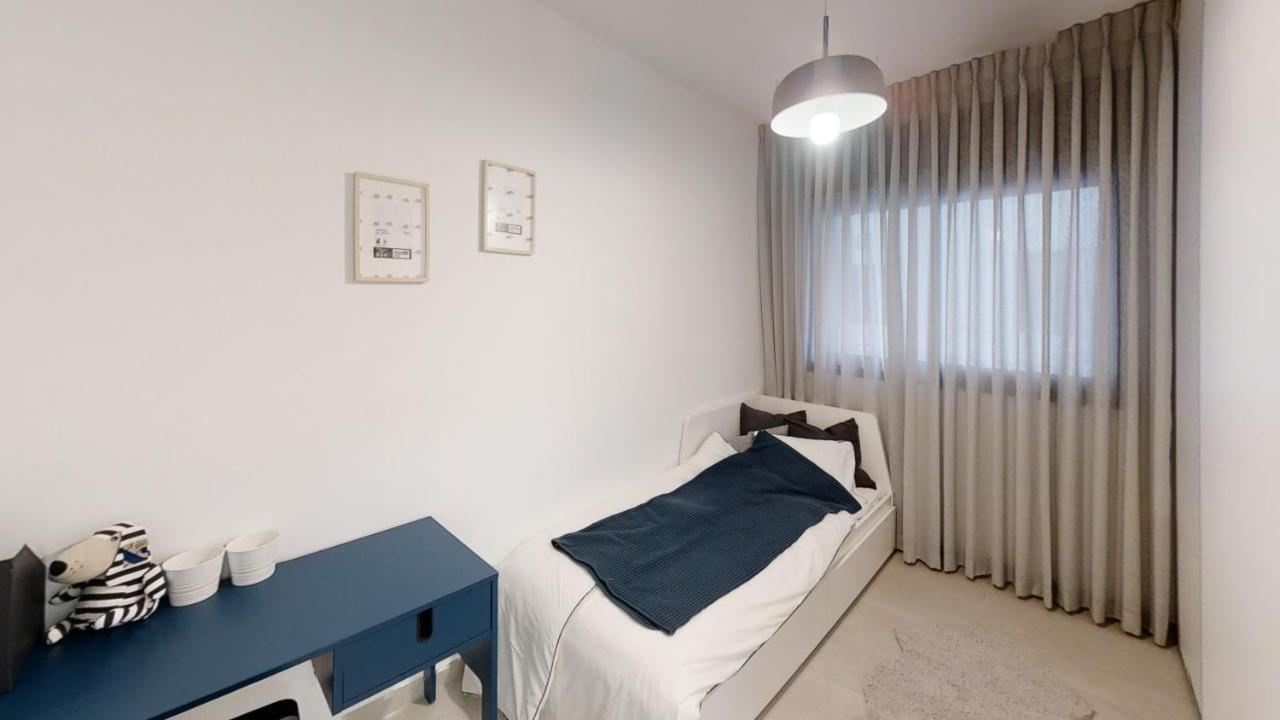 Luxury 3&4 Bedroom New - Close To The & Bahai Gardens Apartment