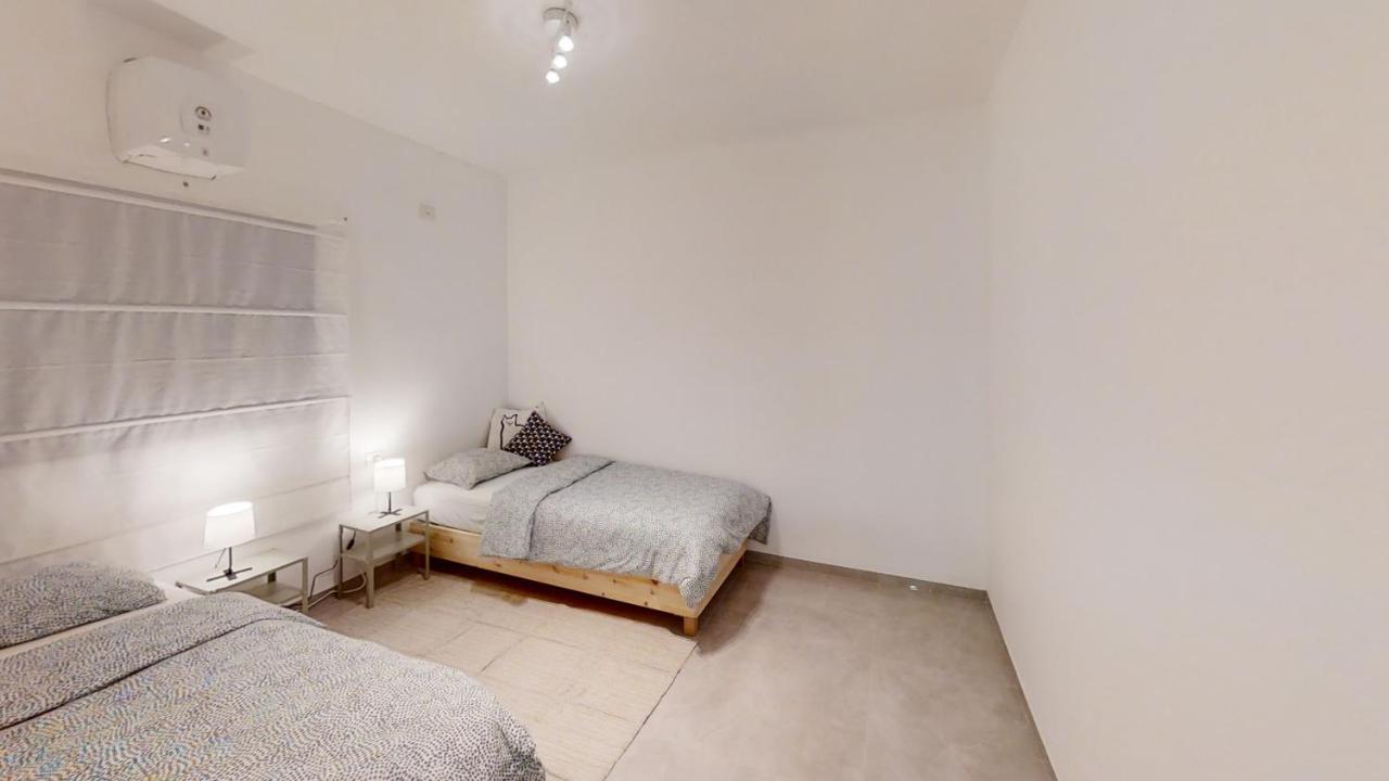 Luxury 3&4 Bedroom New - Close To The & Bahai Gardens Apartment