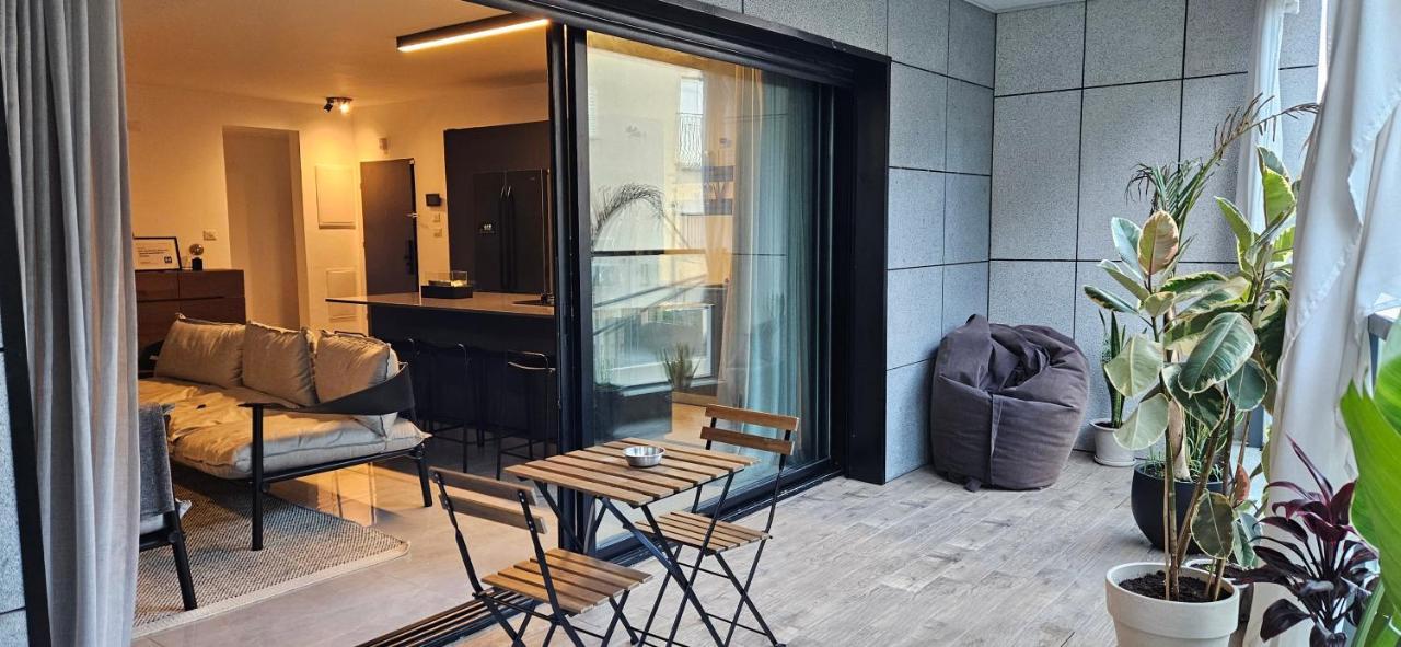 Luxury 3&4 Bedroom New - Close To The & Bahai Gardens Apartment